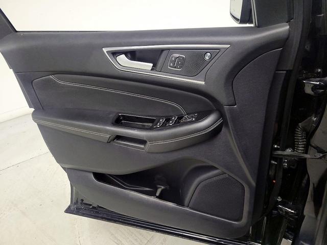 Photo of 2020 Black Ford Edge