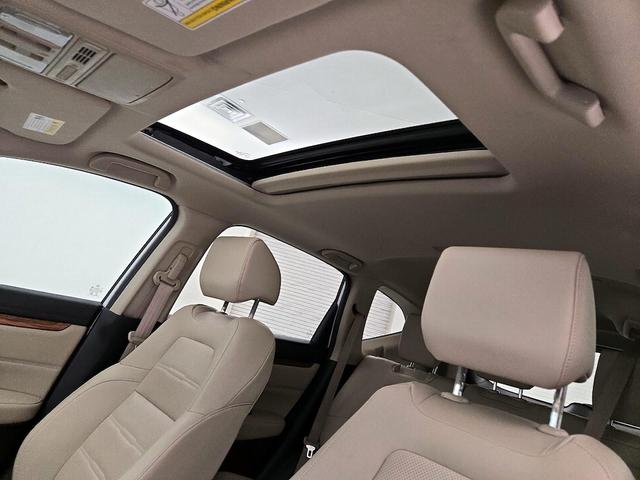 Photo of 2019 White Honda CR-V