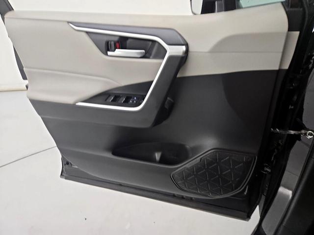 Photo of 2022 Black Toyota RAV4
