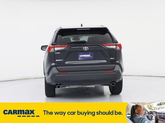 Photo of 2022 Black Toyota RAV4