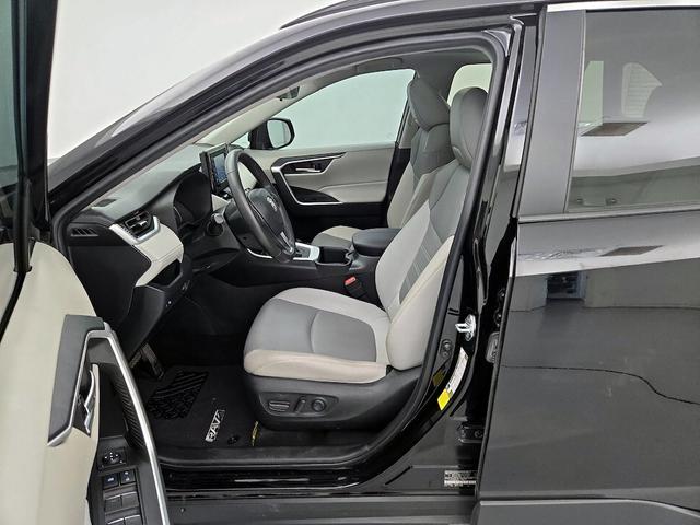 Photo of 2022 Black Toyota RAV4
