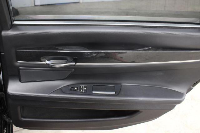 Photo of 2014 Black BMW 750