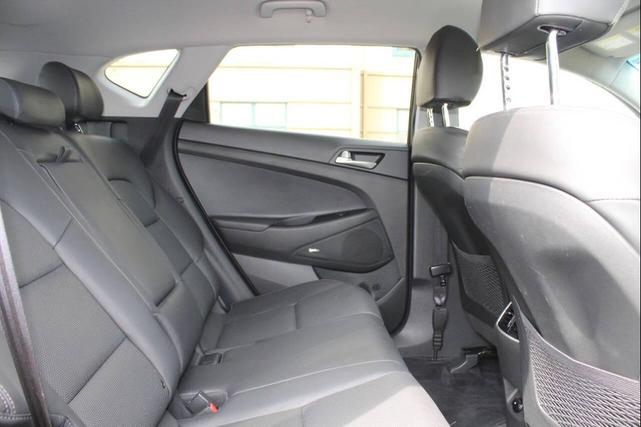 Photo of 2019 Black Noir Pearl Hyundai TUCSON
