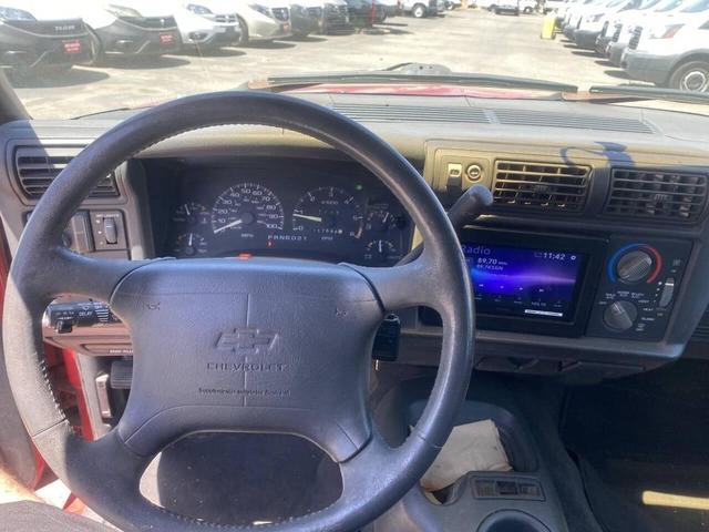 Photo of 1995 Khaki Chevrolet S-10