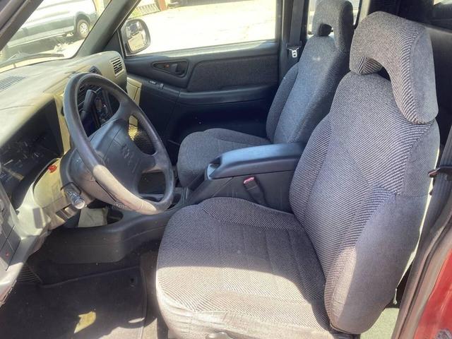 Photo of 1995 Khaki Chevrolet S-10