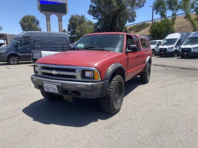Photo of 1995 Khaki Chevrolet S-10