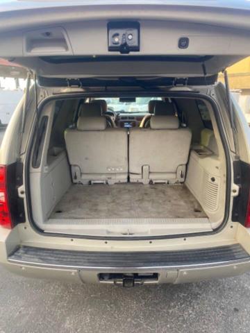Photo of 2013 Champagne Chevrolet Suburban
