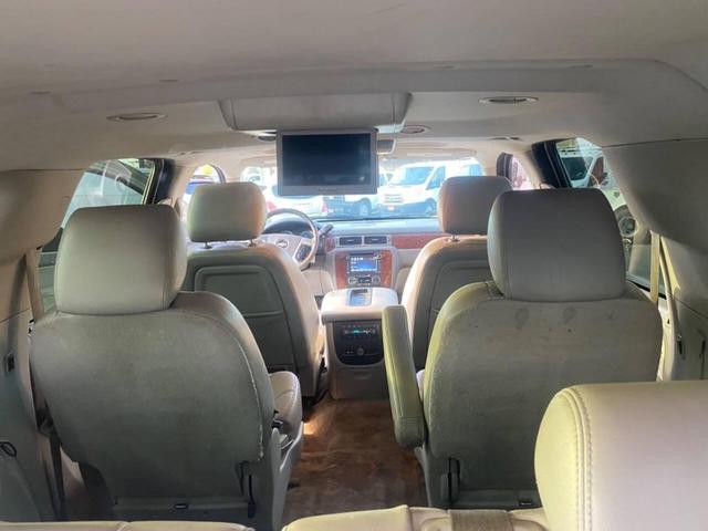 Photo of 2013 Champagne Chevrolet Suburban