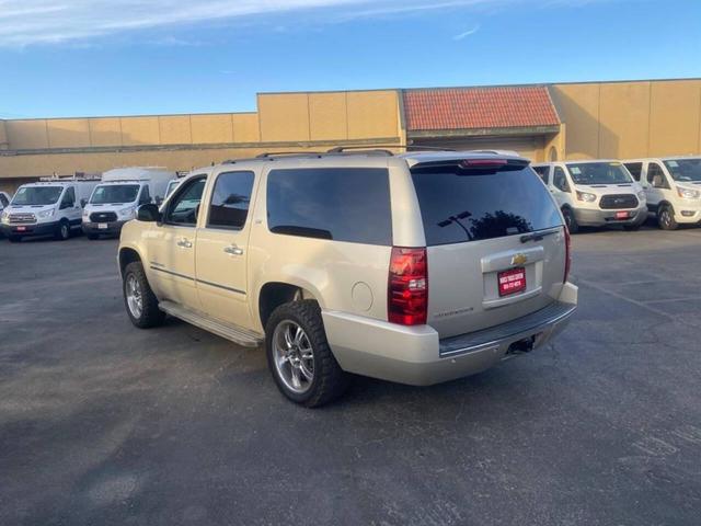 Photo of 2013 Champagne Chevrolet Suburban