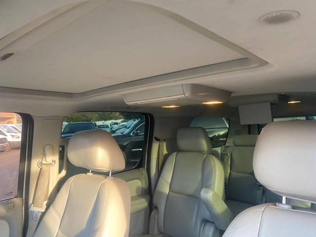 Photo of 2013 Champagne Chevrolet Suburban