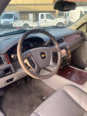 Photo of 2013 Champagne Chevrolet Suburban