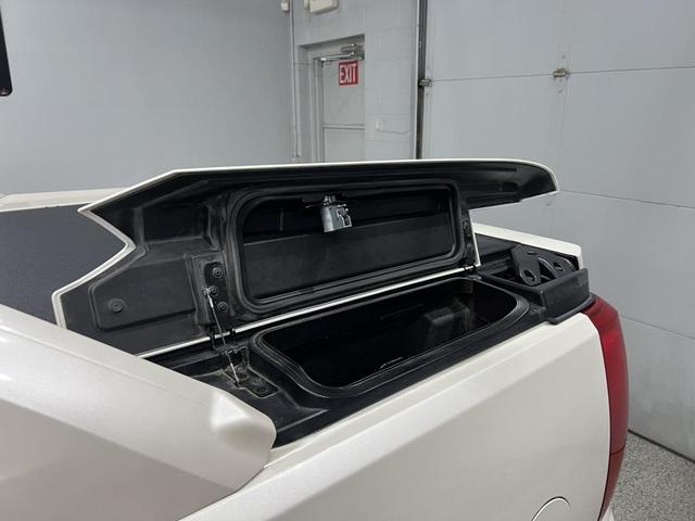 Photo of 2013 White Diamond Tricoat Cadillac Escalade EXT
