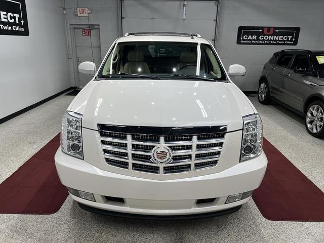Photo of 2013 White Diamond Tricoat Cadillac Escalade EXT