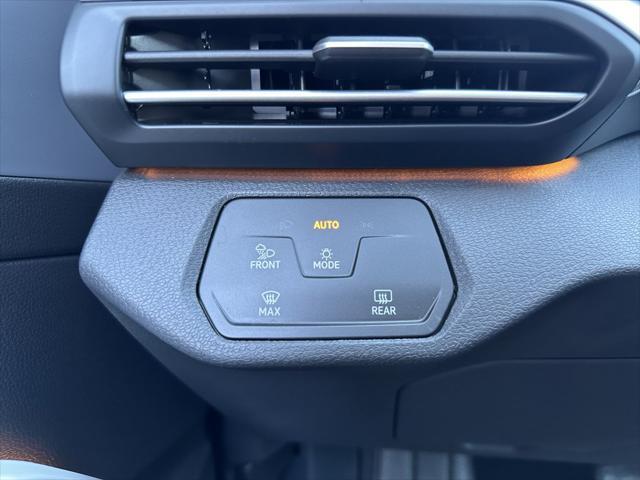 Photo of 2021 Dusk Blue Metallic/Black Roof Volkswagen ID.4