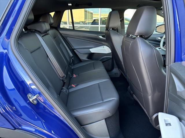 Photo of 2021 Dusk Blue Metallic/Black Roof Volkswagen ID.4