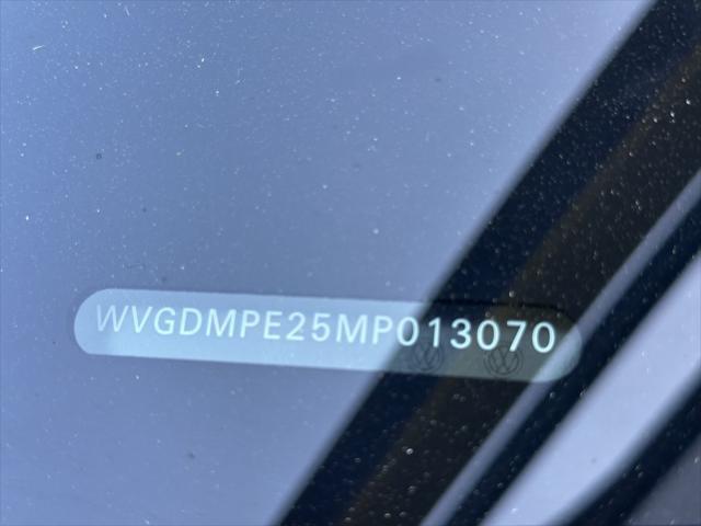 Photo of 2021 Dusk Blue Metallic/Black Roof Volkswagen ID.4