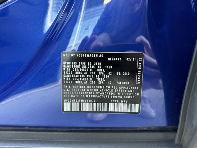Photo of 2021 Dusk Blue Metallic/Black Roof Volkswagen ID.4