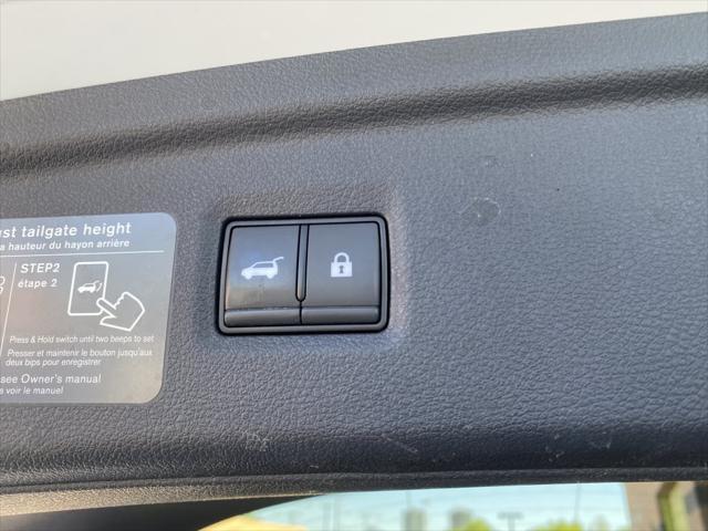 Photo of 2023 Radiant White INFINITI QX50