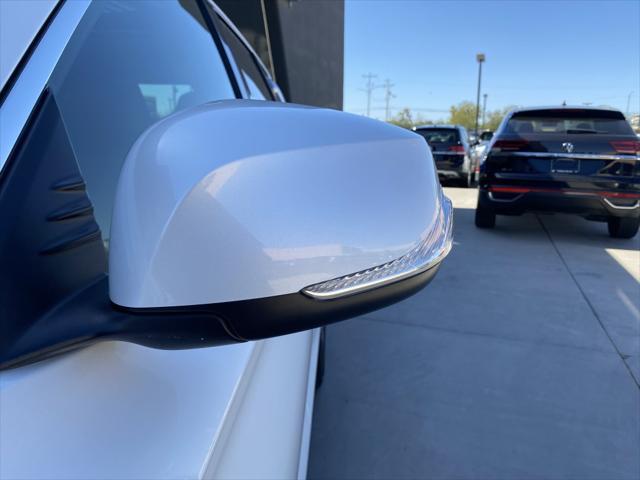 Photo of 2023 Radiant White INFINITI QX50