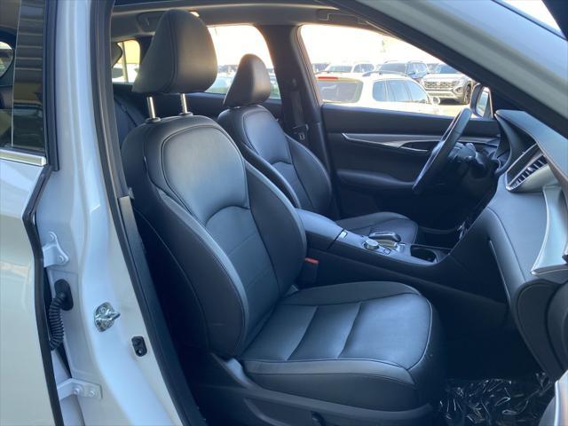 Photo of 2023 Radiant White INFINITI QX50