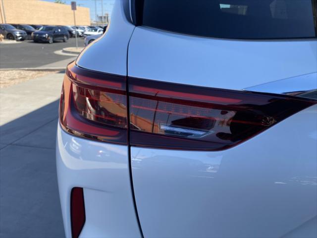 Photo of 2023 Radiant White INFINITI QX50