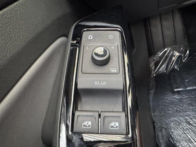 Photo of 2023 Gray Volkswagen ID.4