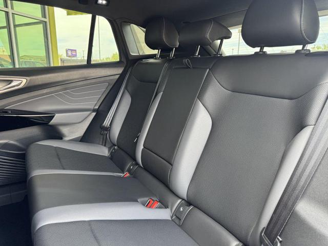 Photo of 2023 Gray Volkswagen ID.4