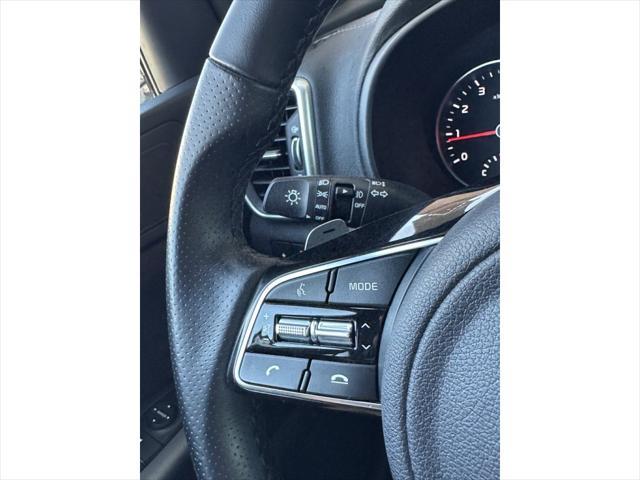 Photo of 2022 White Kia Sportage