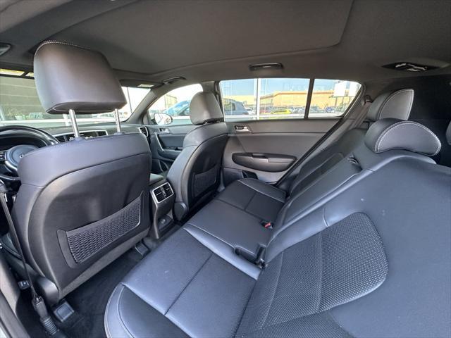 Photo of 2022 White Kia Sportage