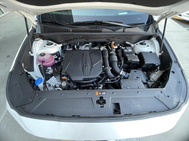 Photo of 2023 Quartz White Hyundai SANTA FE