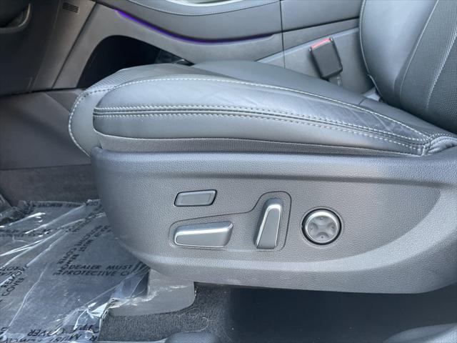 Photo of 2023 Quartz White Hyundai SANTA FE