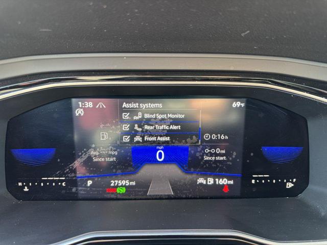 Photo of 2022 Gray Volkswagen Jetta