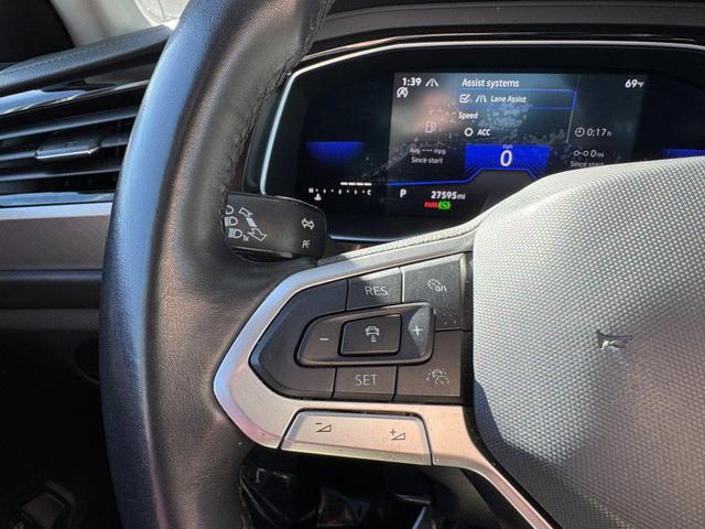 Photo of 2022 Gray Volkswagen Jetta