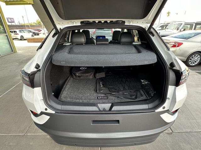 Photo of 2023 White Volkswagen ID.4