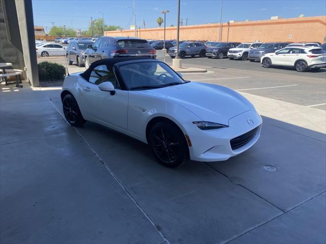 Photo of 2022 Snowflake White Pearl Mica Mazda MX-5 Miata