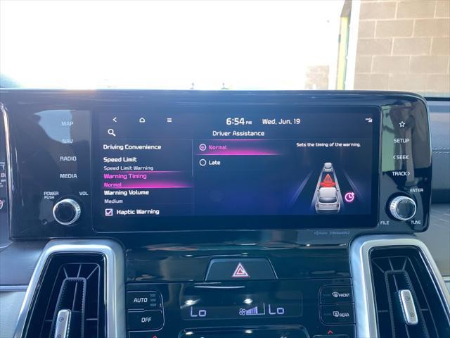 Photo of 2021 Ebony Black Kia Sorento