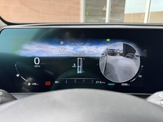 Photo of 2025 Snow White Pearl Kia Sportage Hybrid
