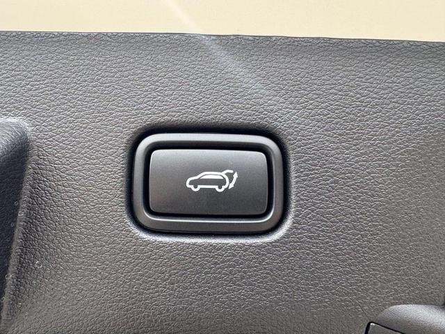 Photo of 2025 Snow White Pearl Kia Sportage Hybrid
