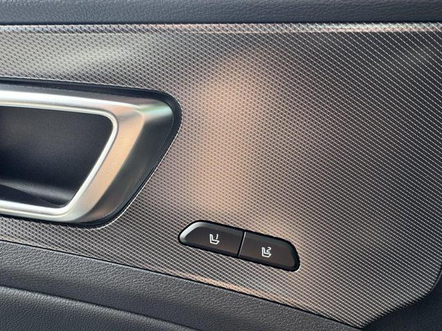 Photo of 2025 Snow White Pearl Kia Sportage Hybrid