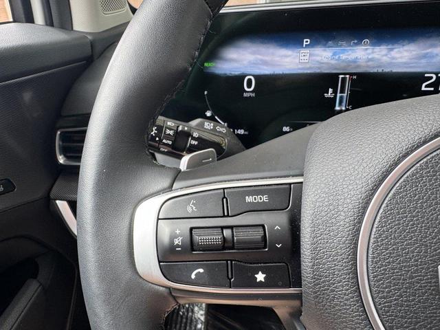Photo of 2025 Snow White Pearl Kia Sportage Hybrid