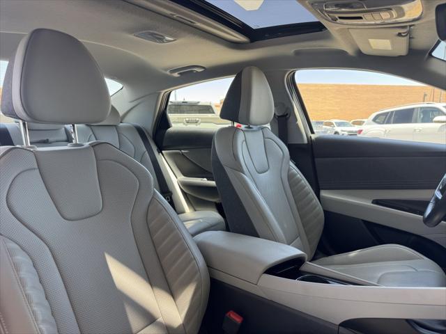 Photo of 2024 Ecotronic Gray Pearl Hyundai ELANTRA
