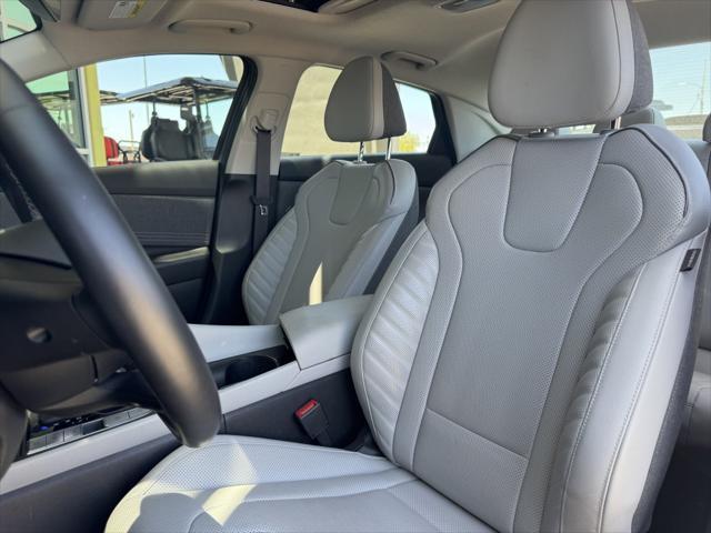 Photo of 2024 Ecotronic Gray Pearl Hyundai ELANTRA