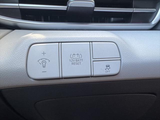 Photo of 2024 Ecotronic Gray Pearl Hyundai ELANTRA