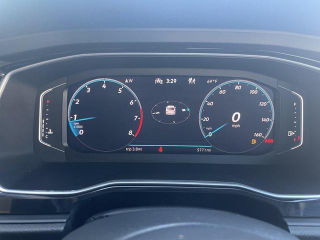 Photo of 2024 Pure Gray Volkswagen Jetta GLI