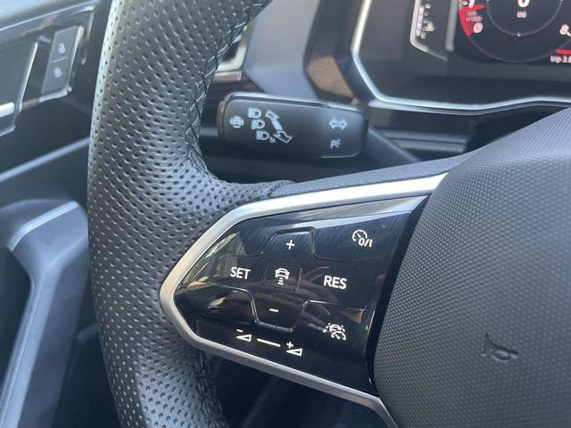 Photo of 2024 Pure Gray Volkswagen Jetta GLI