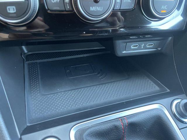 Photo of 2024 Pure Gray Volkswagen Jetta GLI
