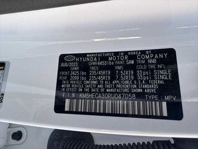 Photo of 2024 Atlas White Hyundai KONA