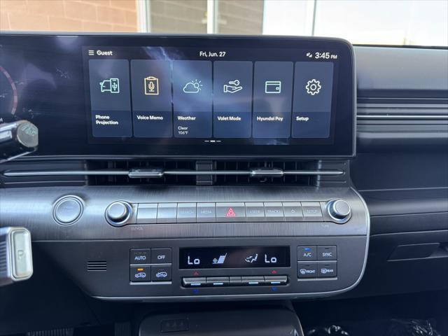 Photo of 2024 Atlas White Hyundai KONA