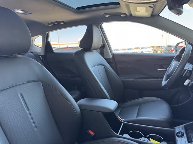 Photo of 2024 Atlas White Hyundai KONA