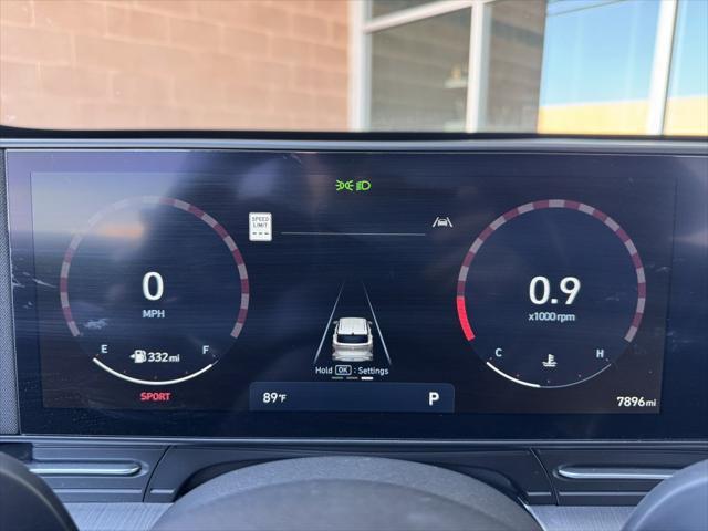 Photo of 2024 Atlas White Hyundai KONA
